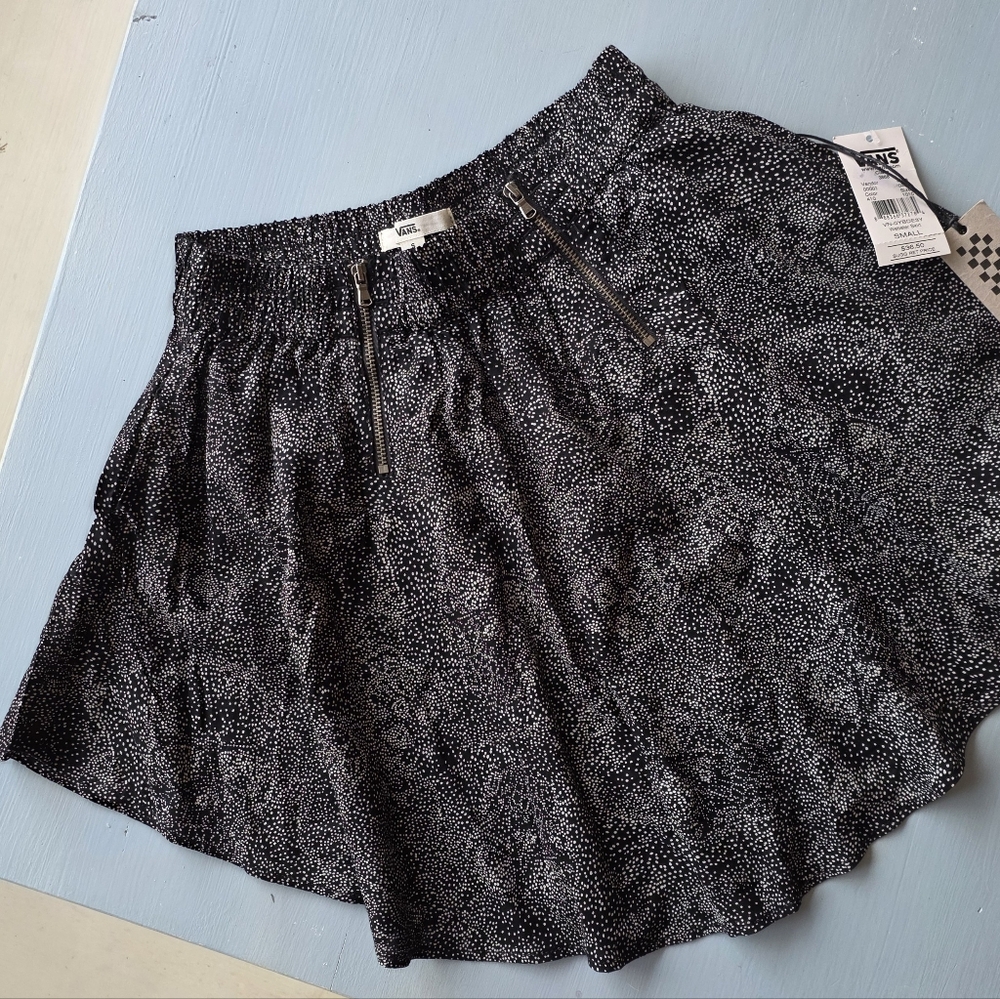 Vans Black Speckled Circle Skater Skirt with Zippers And POCKETS